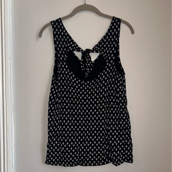 Old Navy black white patterned tank - Picture 4 of 7